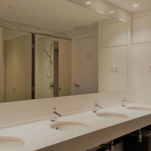 hostel ten to go wc 001